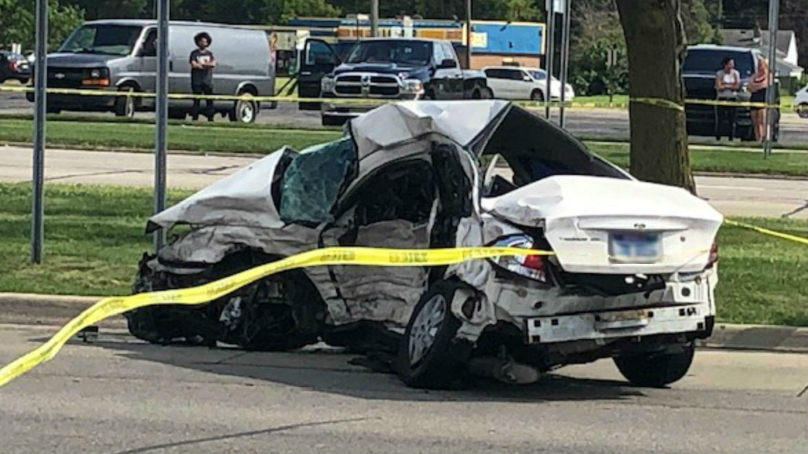 Police investigate deadly collision at intersection of 8 Mile...